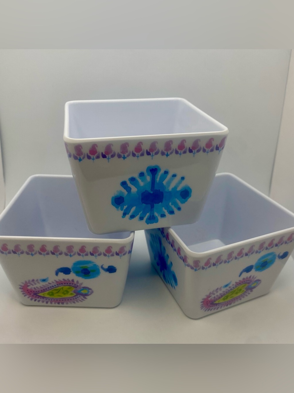 Set of 3 melamine bowls by Nicole Miller